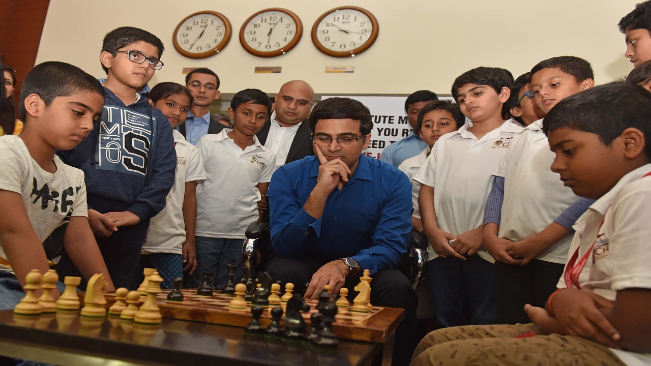 Grandmaster Viswanathan Anand's banter with fans on Twitter will leave you  in splits